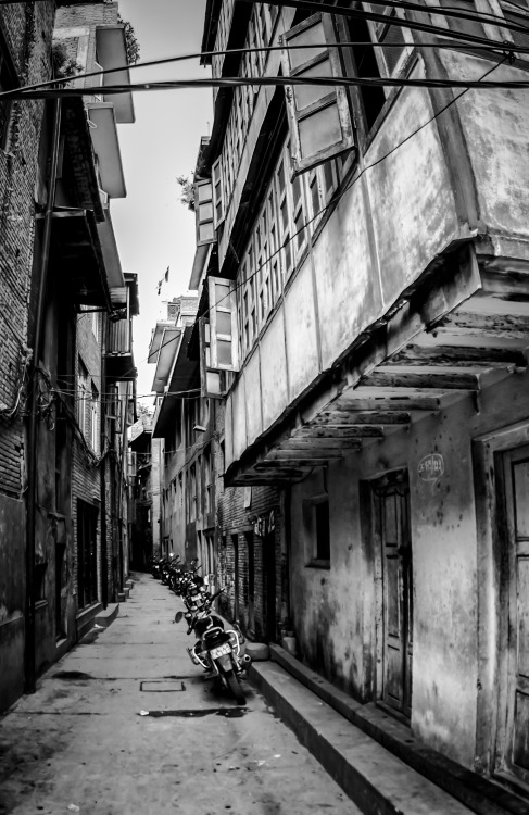 kojiarakiartworks:June 2011 KTM　Kathmandu  Nepal© KOJI ARAKI Art WorksDaily life and every