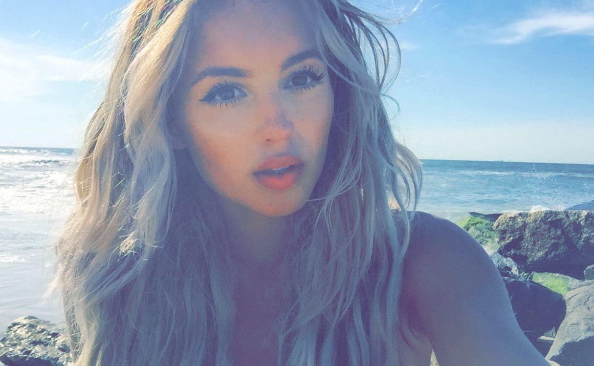 bombshellssonly:  @clothesmindedx3 