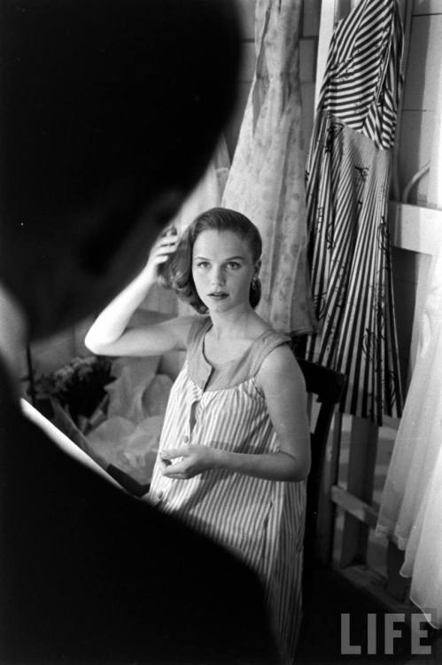 Lee Remick(Peter Stackpole. 1957?)