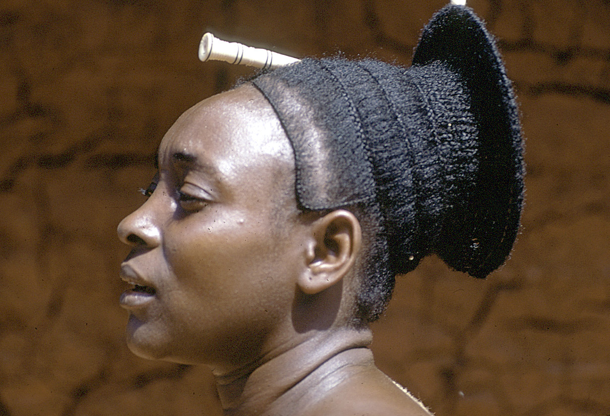 vintagecongo:  Congo, Traditional Mangbetu hairstyle called tumburu or edamburu on