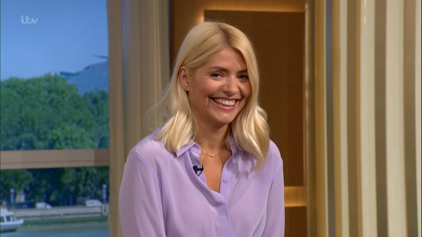 hollywilloughbyx:holly willoughby 