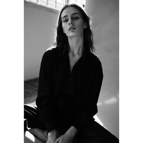 Beautiful @daniela_aciu @ghmanagement chillin at @hello.cozystudio _ _ _ _ _ #blackandwhite #ghmanag