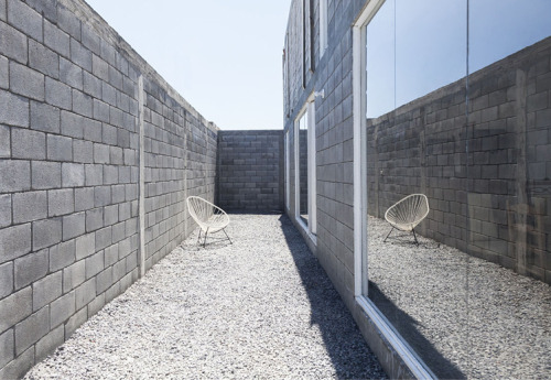 dailydesigner:  Casa Caja by S-AR 