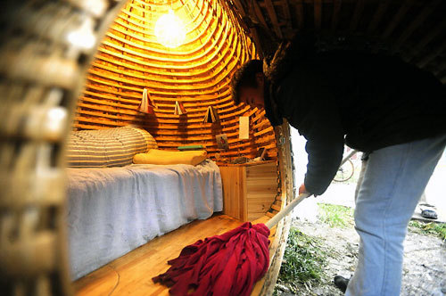 really-shit:  Egg Shaped House [via] The Egg Shaped House was built in Beijing, China