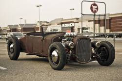 morbidrodz:  Check out this blog for more vintage cars, hot rods, and kustoms