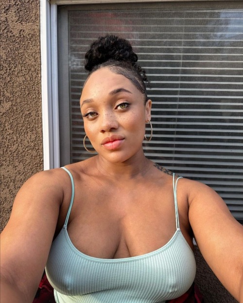 beautiful-now:Lorraine 