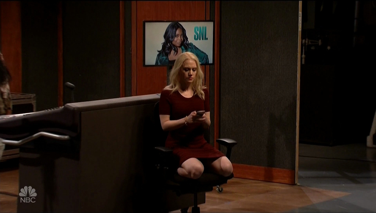 bob-belcher:  bob-belcher: Kate McKinnon has been shown twice while SNL has gone