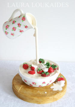 cakedecoratingtopcakes:  Strawberries &