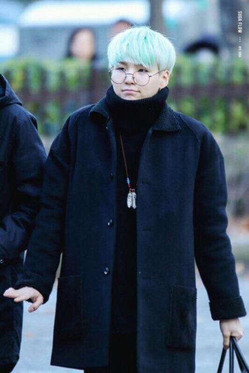 squeakjimin:avant garde aunt, rich wife of chaebol, soft grandma