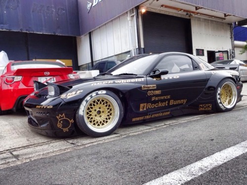 escalvante:  Rocket Bunny Mazda RX7 FD3S