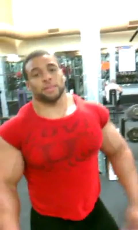 biglars21: drwannabe:  bast10n:  Jovann Rushing  AKA Yohon  look at that chest  ​Jovann
