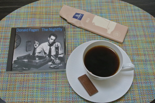 chuck-snowbug: コーヒーのある食卓の風景・その１１０ -  Donald Fagenのソロと再結成後のSteely Danのアルバムを年代順に並べてみた編 - Coffee w