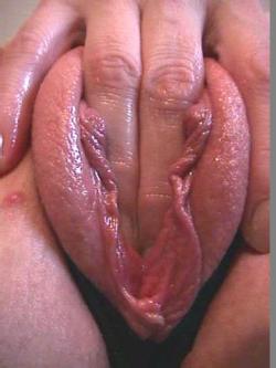 dailyfetishfromhell:  Wet and swollen!