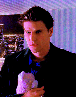 willowrosenboob:BTVS 2.09Just dropping by for some quality time with Mr. Gordo?Excuse me?The pig.