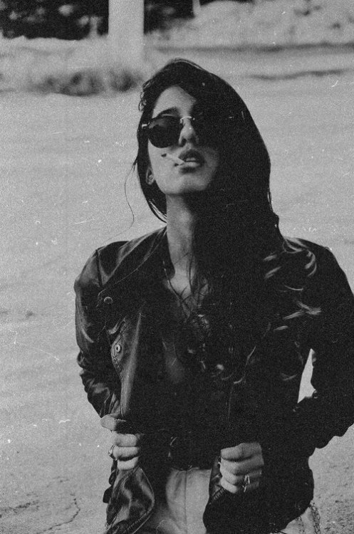 jennifersp:  Tumblr en We Heart It - http://weheartit.com/s/ENgmxtIZm  Girl bad  