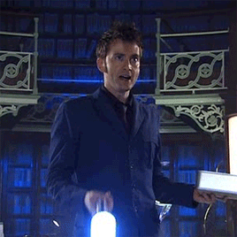 mizgnomer:David Tennant Tossing & Catching Things (…that aren’t the sonic screwdriver)If memory 