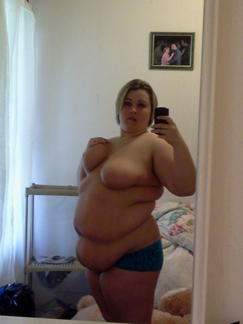 kevinnewsomuniverse: fat-for-fuck: Real name: Erin Pics number: 56 Nude pics: Yes. Looking: Men Prof