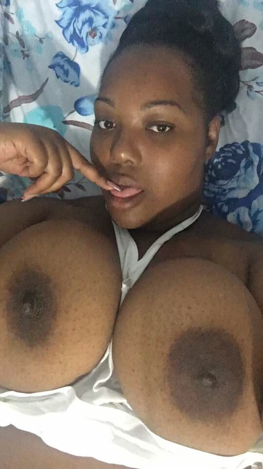 lyonqueen:  My Favorite Titt Pics😘😘