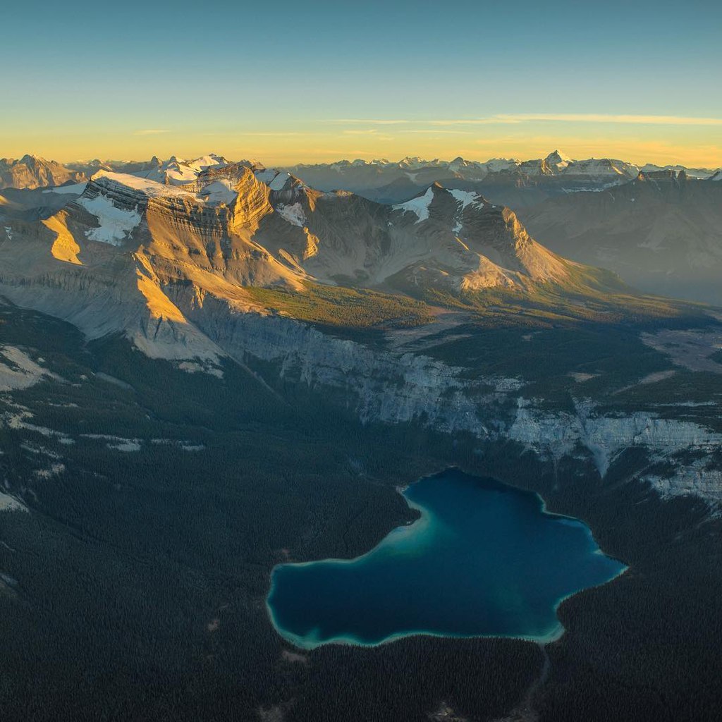 theencompassingworld:  wanderlog:  Columbia Icefields, AB   The World Around Us