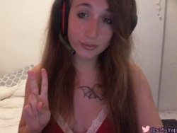 Going live!~ Look forward to lots more shows this month &lt;3 https://chaturbate.com/softesttrap/ 