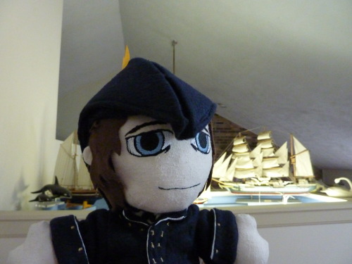 treblemirinlens:mumblingsage:my-hearts-require-tea:In a McGann Monday holiday miracle, plushie Mista