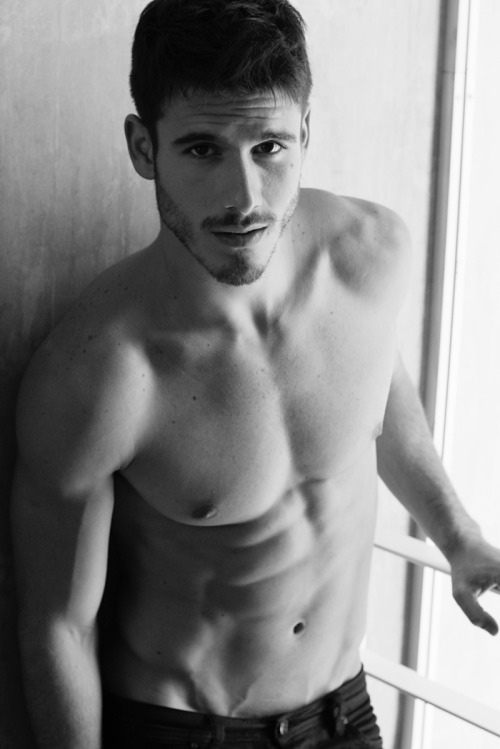 GUYLOGY