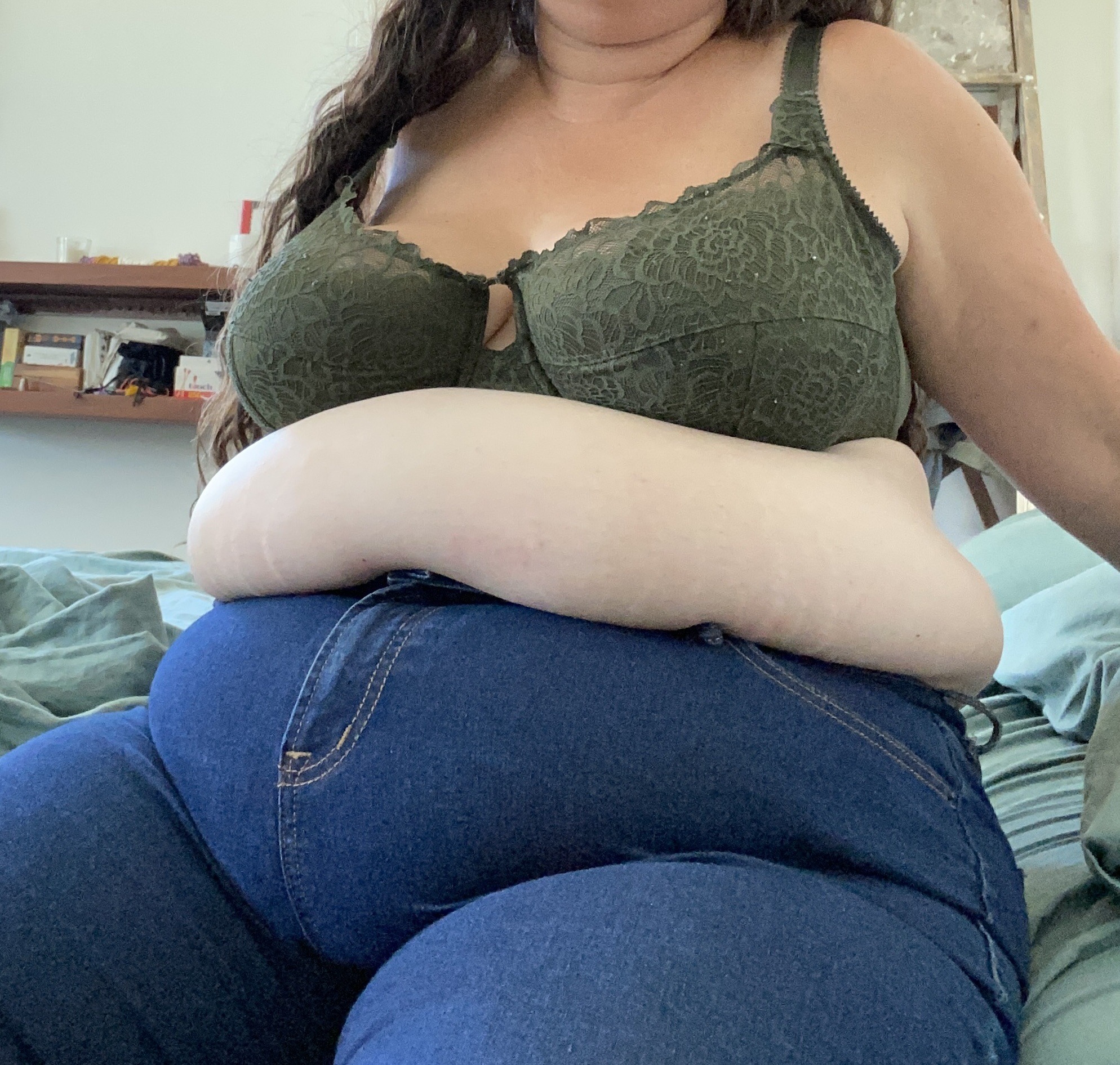 kyl1kk1:That amazing feeling when you can finally let your belly out!  Not quite sure how all this flab fit into these jeans!