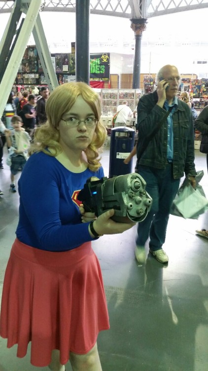 chesacakeripper:LFCC - 30th July 2016 - part 3 Supergirl - @lupadracolisCaptain Cold - Psyro Cosplay