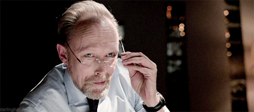 benedictcumberbatchruinedme:  See here…this is where Charles Augustus Magnussen re-evaluates John’s pressure points. [x,x] 