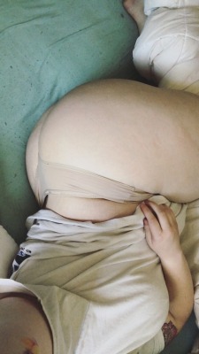 ceebootycakess:  tryna fuck, i’m so horny✨