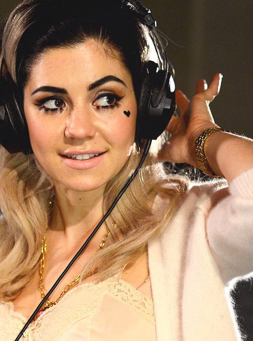 diamondsanddelrey:  Lana Del Rey and Marina and The Diamonds Blog  