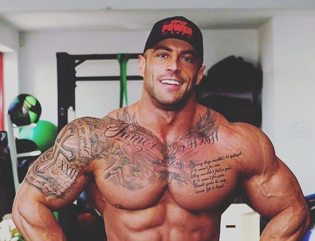 drwannabebigger:Krzysztof Piekarz