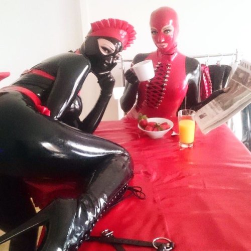 fetishfolk: what a party  www.dothisboy.com  Mmmmm! I&rsquo;d love to be there&h