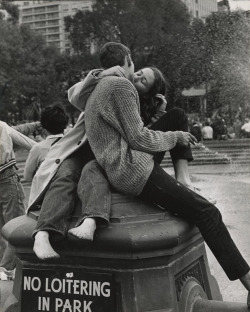 killerbeesting:Andre Kertesz, Washington Square Park, New York City, 1962