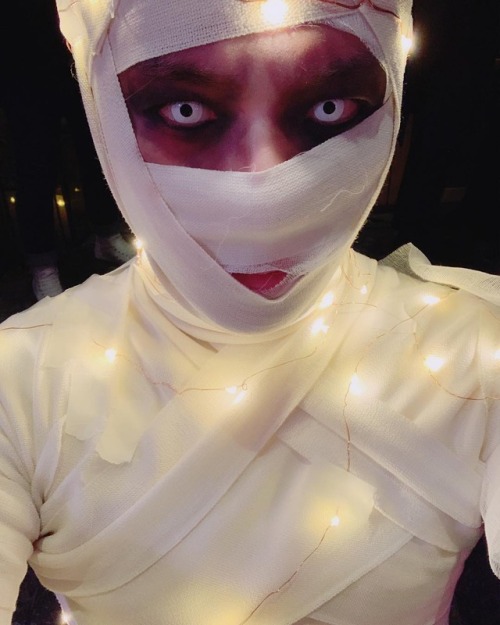 dailyexo:  Baekhyun - 181031 Instagram account update: “반딧불과미이라 #halloween” Translation: