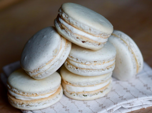 pastelfoods:simple vanilla macarons