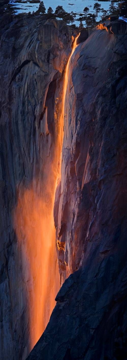 congenitaldisease:     The Yosemite Firefall is a 910 metre tall rock formation on