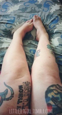 littlejetgirl:  Feeling little, feeling my legs.