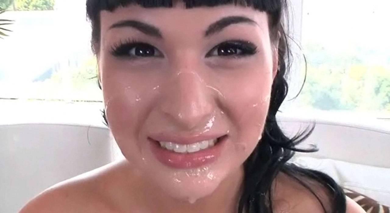 rebeccadoll13:  What a good sissy tgirl.