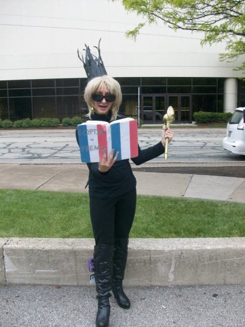 arminizewithme:  I was digging through old cosplay albums and oh my god, what gems were waiting for me in my ACen 2012 folder.Leather Pants Marik from YGOTAS, everyone.…that is an Egyptian to French dictionary that I made myself.