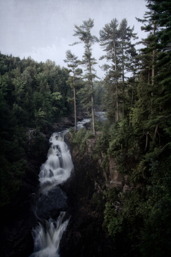 brutalgeneration:  dorwin falls (by stephane