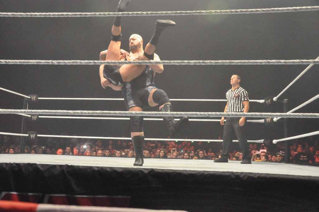 rwfan11:  Orton Vs BigShow (not my pics)
