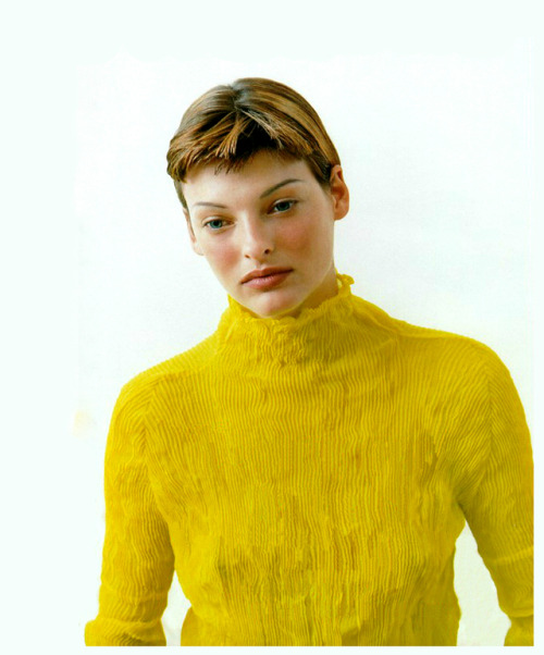 robertocustodioart:  Linda Evangelista by Corinne Day 1993