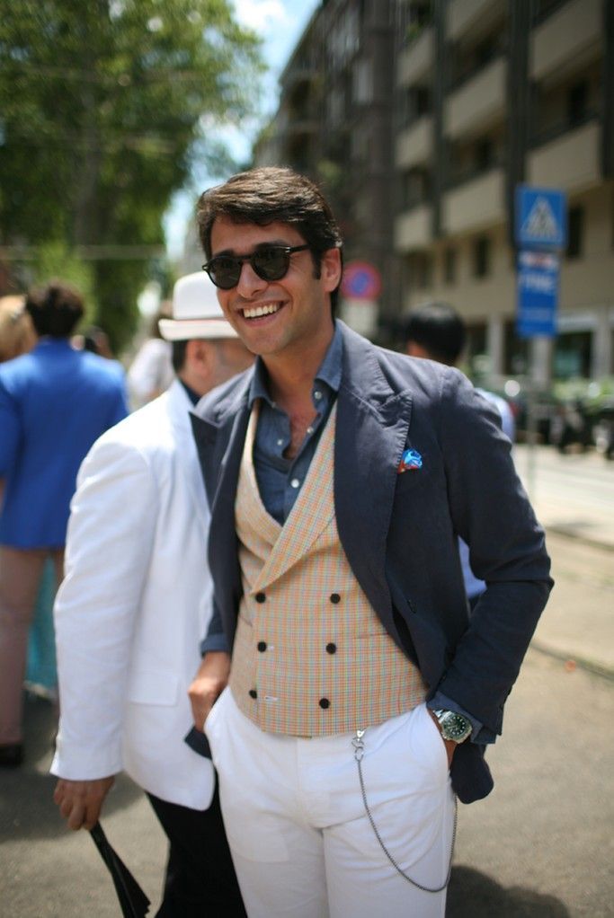 suitupweird:  www.suitupweird.comwww.instagram.com/suitupweird