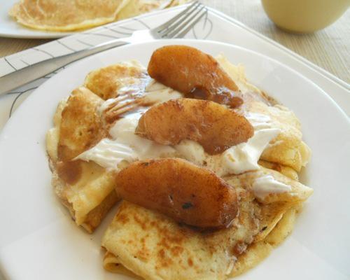Recipe: Crepes with Spiced Apples
Crepes require fewer ingredients than homemade pancakes and are just as delicious without the sleep-inducing heft.