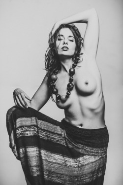 dentonnudes:Model - Sophie CanareSubscribe