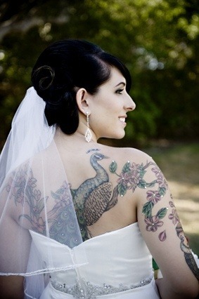 akonali:
“This bride put jewels on her tattoos for the wedding - what an awesome idea! check more on tattoos : http://is.gd/COkVyn
”