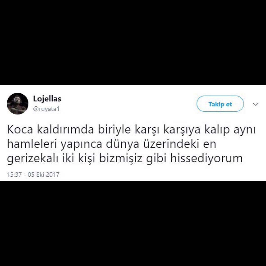 Koca kaldırımda biriyle...