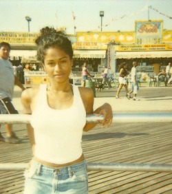 babenjade:  Nicki Minaj aged 17  oh my fucking