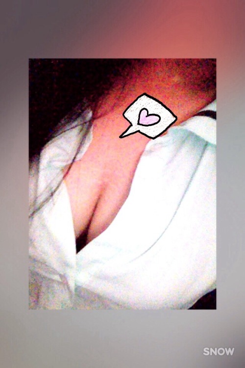 vyyvxx:Text me. I need some dirty talk ❤️(Prefer girls)